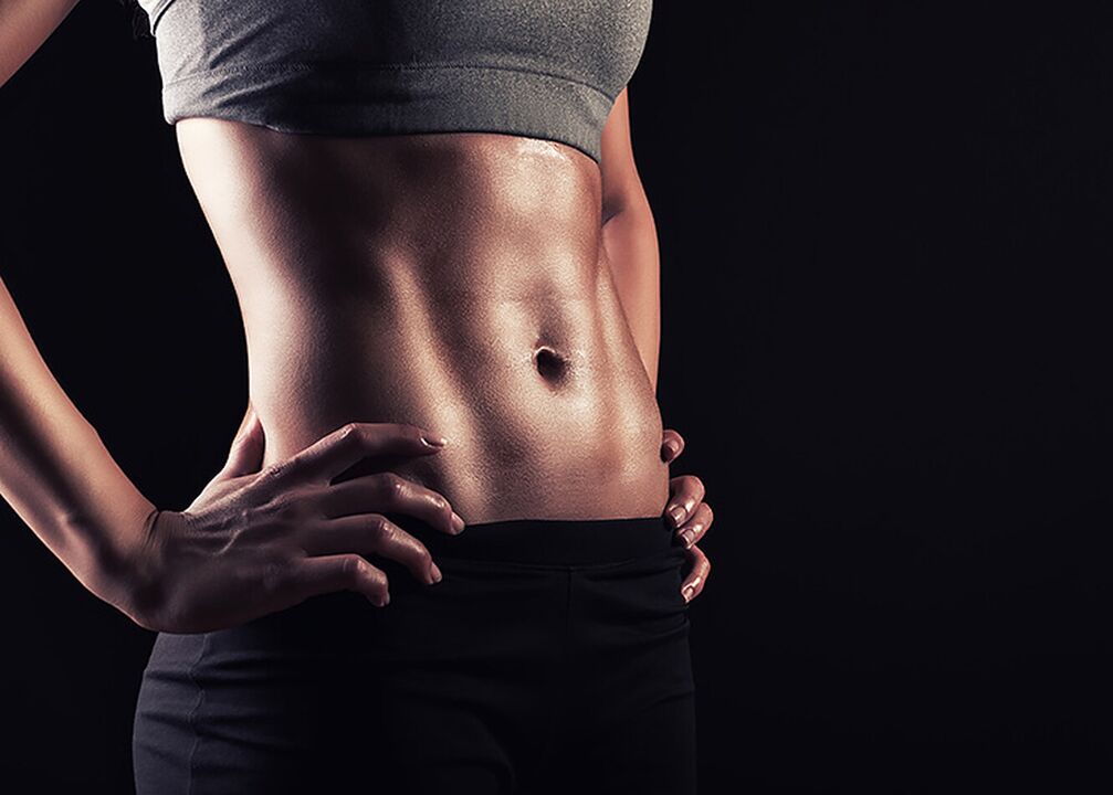A slim waist and a flat stomach are the result of hard training. 