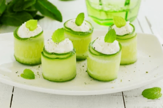 Cucumber rolls in the attack phase
